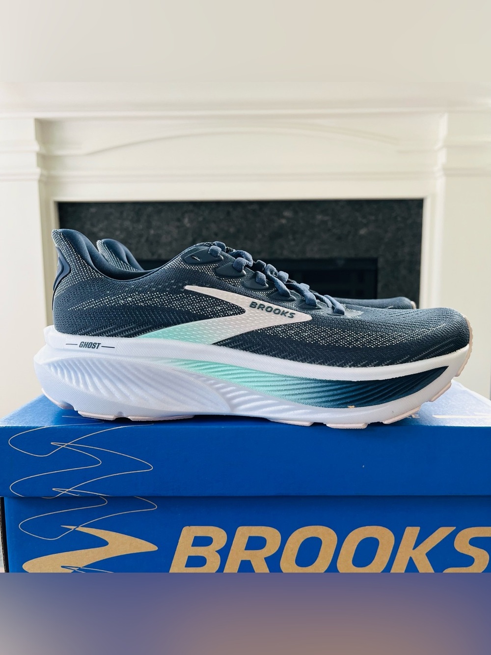 Sz 7.5 Brooks Ghost 17 Women's running shoe Spellbound/Yucca/Pink 120431-1B-453